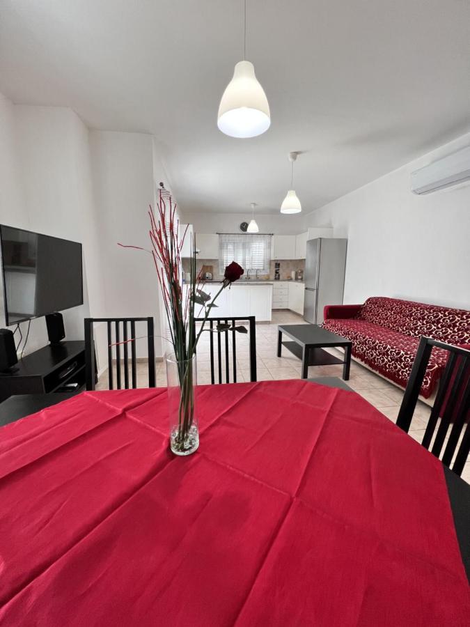 Pafia Sunbeach Townhouse Пафос Экстерьер фото