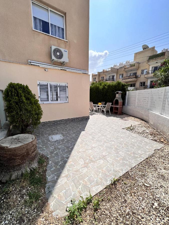 Pafia Sunbeach Townhouse Пафос Экстерьер фото