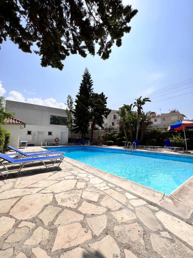 Pafia Sunbeach Townhouse Пафос Экстерьер фото