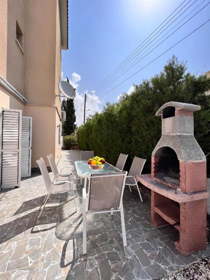 Pafia Sunbeach Townhouse Пафос Экстерьер фото